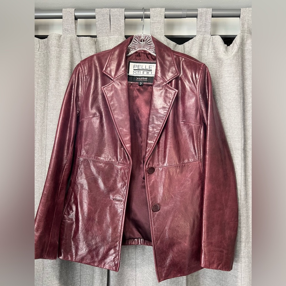 Wilson’s leather Pelle Studio women’s maroon leather jacket size M